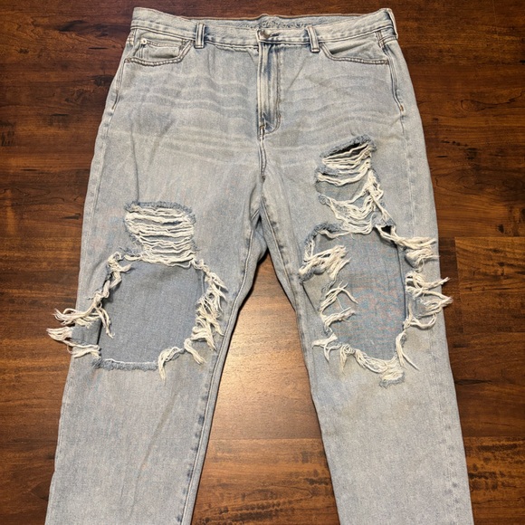 American Eagle Distressed Mom Jeans - Picture 1 of 6